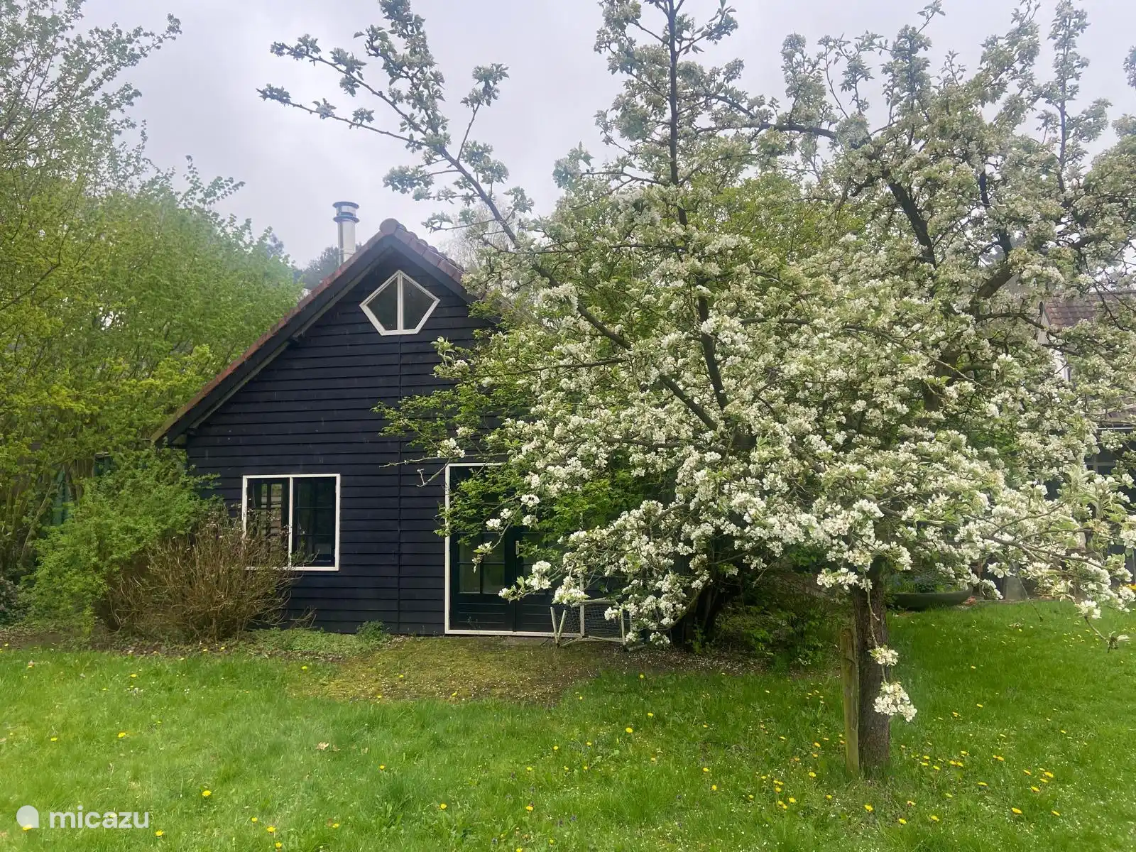 Bijgebouw met twee extra slaapplaatsen