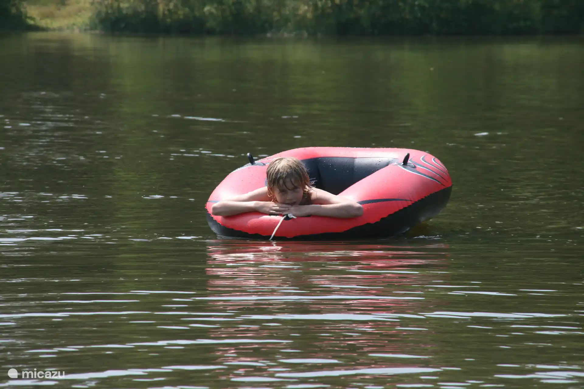 Simplemente flotando en uno de los estanques.