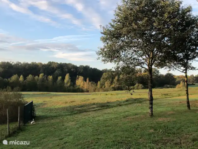 chalet huren in Frankrijk, Dordogne, Champs-Romain – Mooi Chalet B7 Verdoyer in Dordogne Het uitzicht vanaf onze veranda.