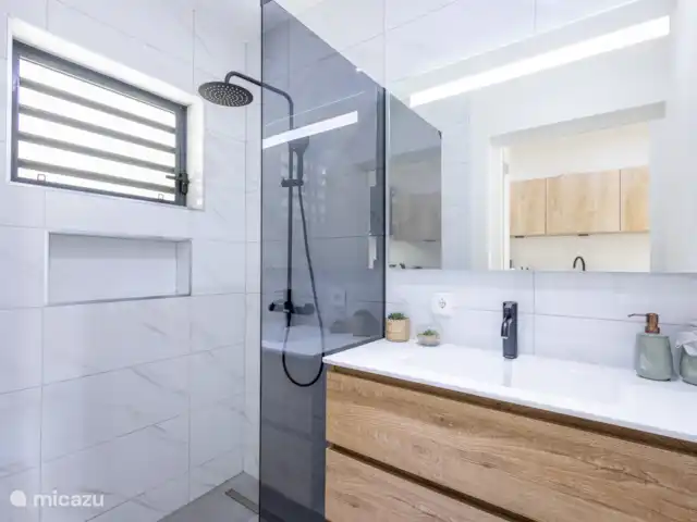 Mambo To Be | Curaçao, Curaçao-Centre, Willemstad - appartement Salle de bain 1