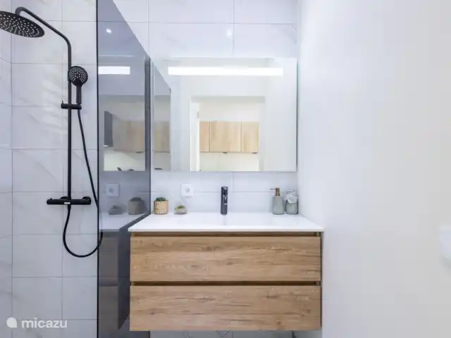 Mambo To Be | Curaçao, Curaçao-Centre, Willemstad - appartement Salle de bain 1