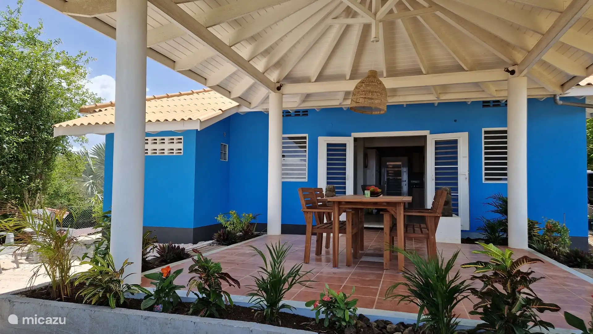 Véranda pour des repas délicieux, entre autres