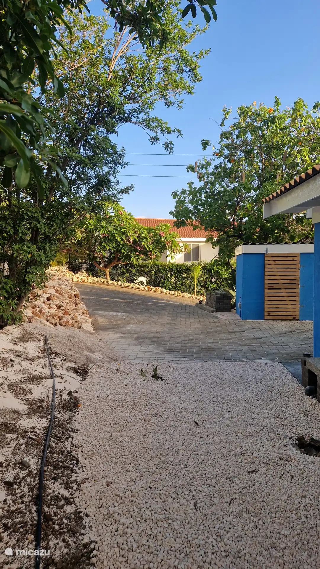 Piscine et parking de la station de pompage 