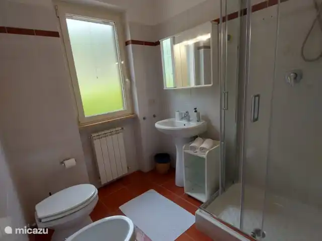 Casa Glicine | Italie, Le Latium, Castelnuovo di Farfa - maison de vacances Salle de bain 2 à l’étage