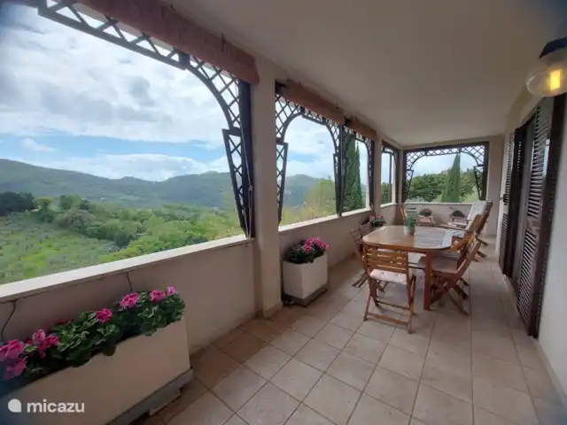 Casa Glicine | Italie, Le Latium, Castelnuovo di Farfa - maison de vacances Terrasse étage supérieur