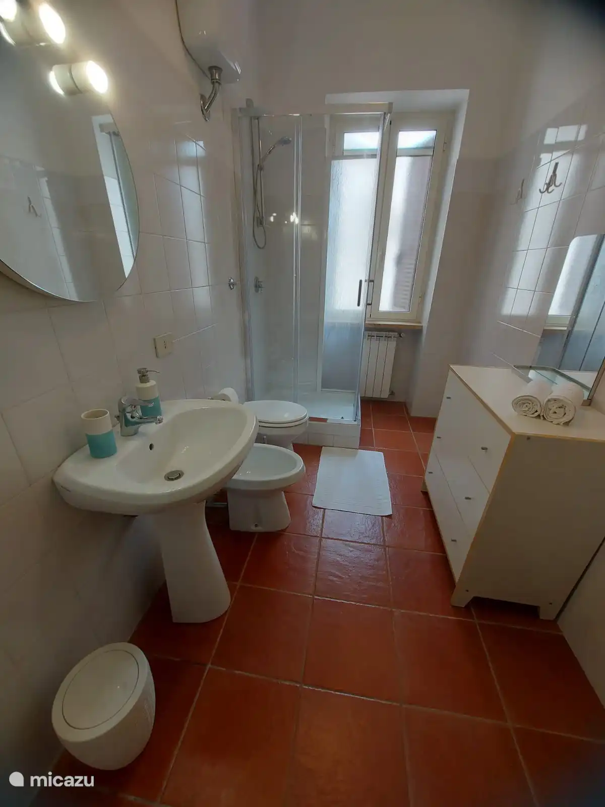 Bathroom 2 lower floor 