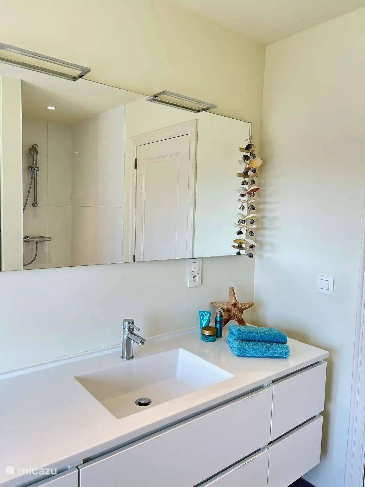 Cuarto de baño con ducha