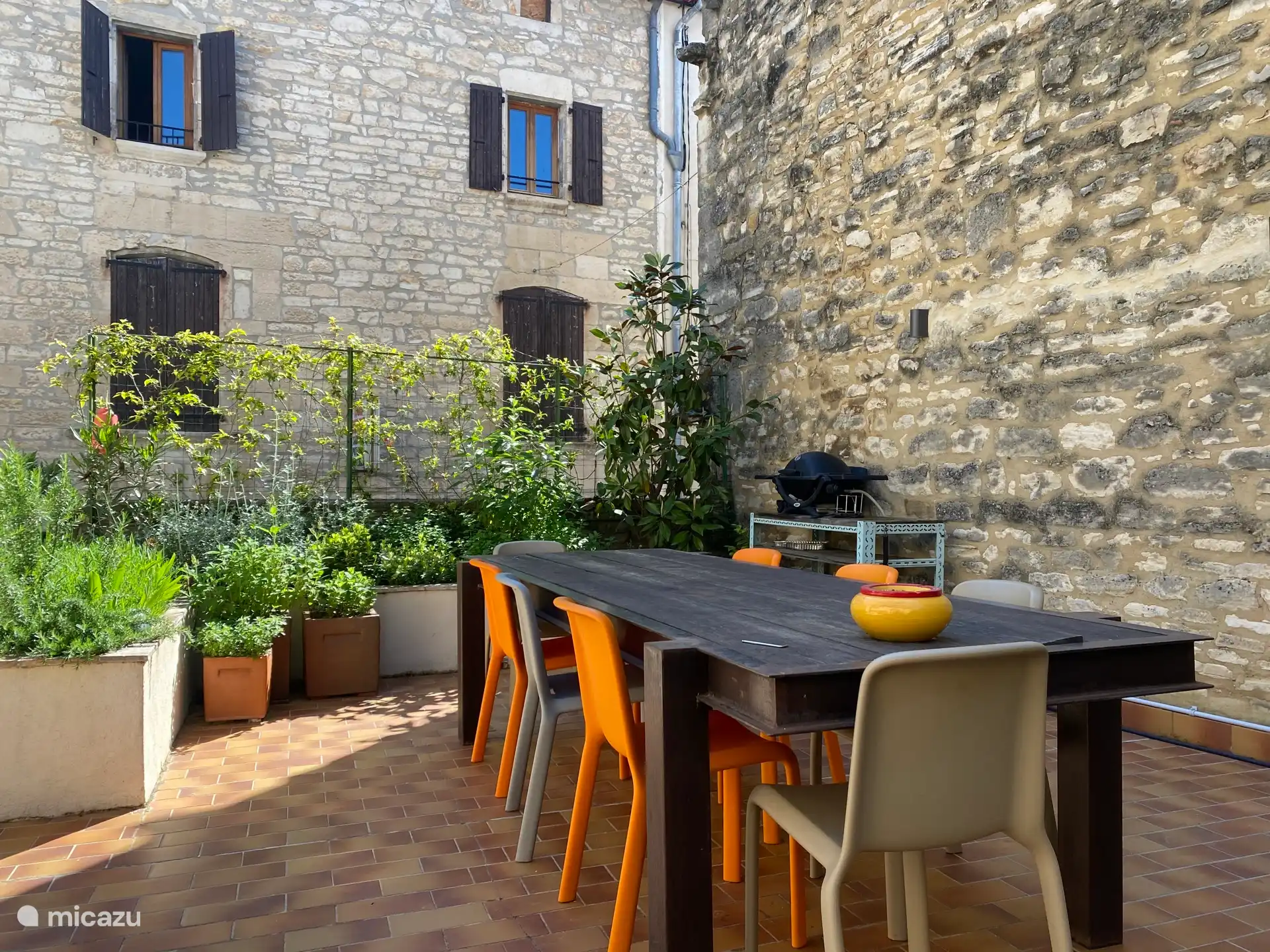 Villa Rose in Frankreich, Gard,  Barjac - stadtwohnung