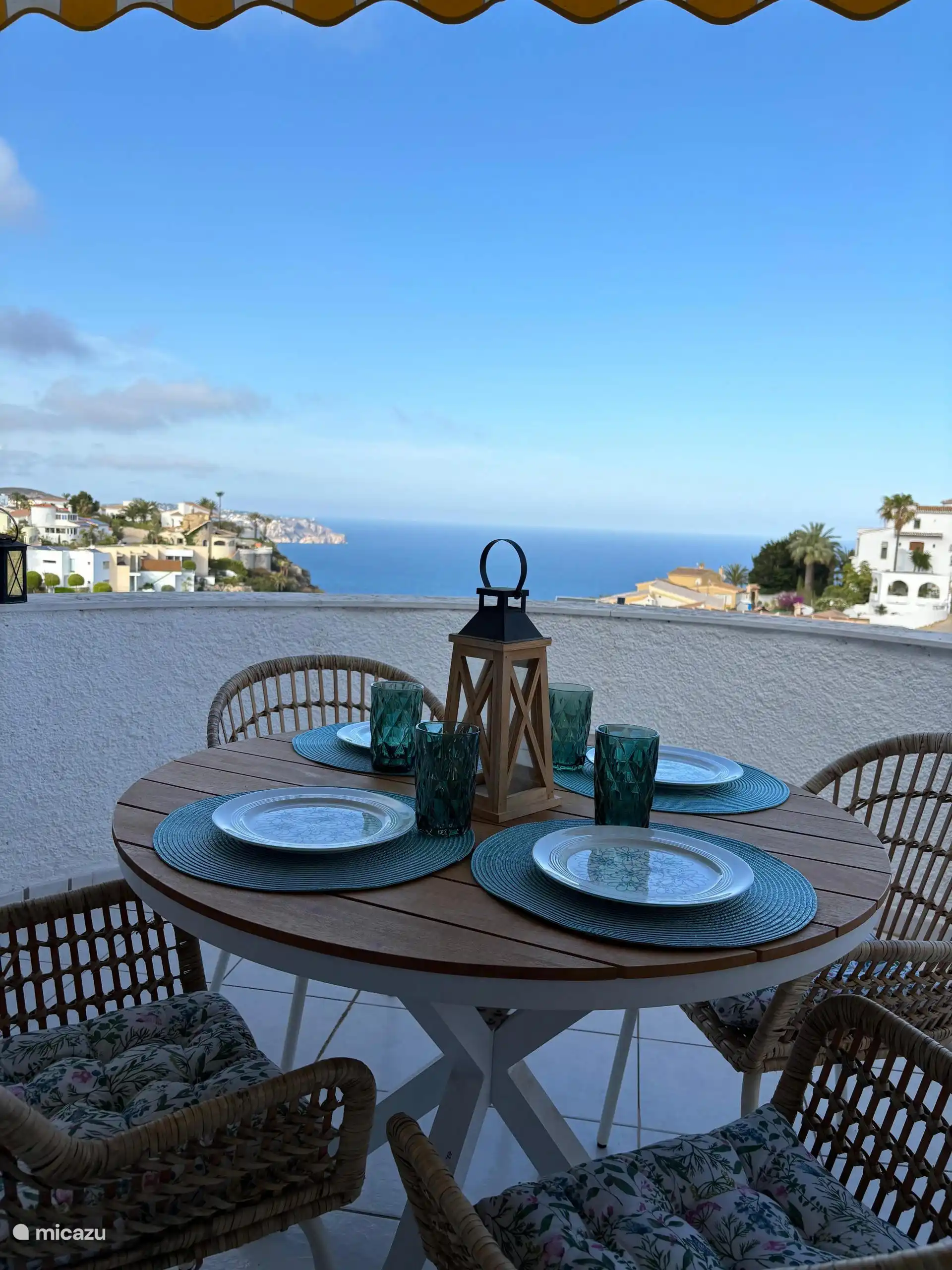 Terrasse avec vue sur la mer
