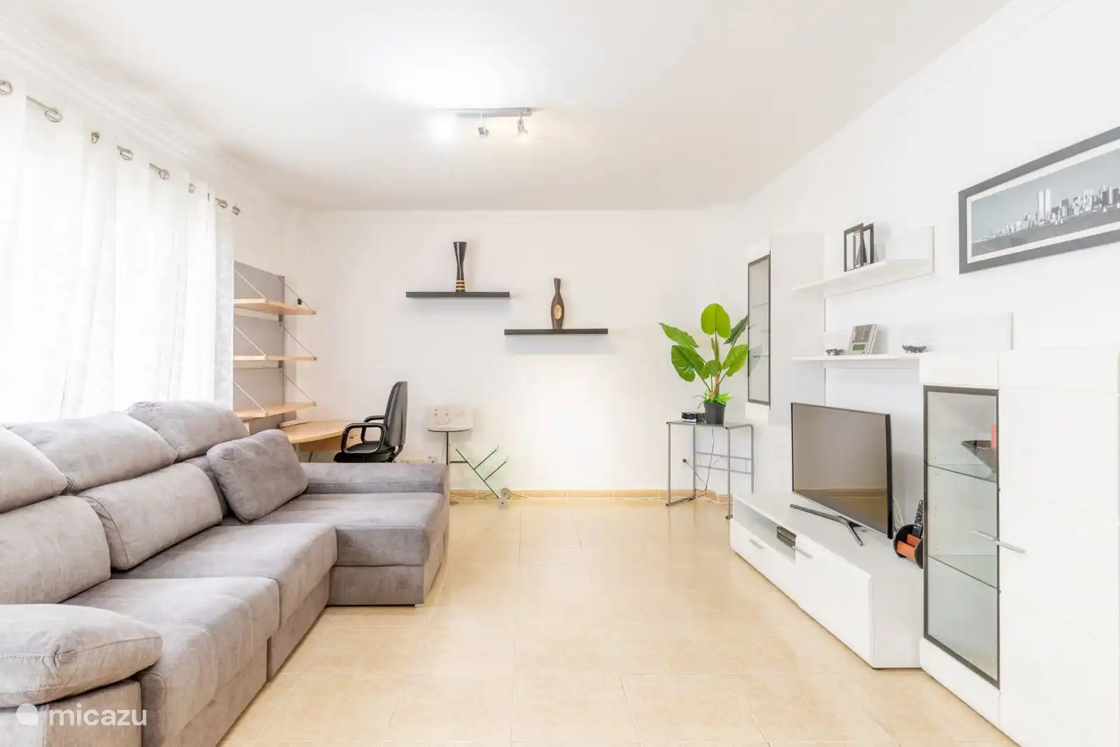 Sala de estar con tv