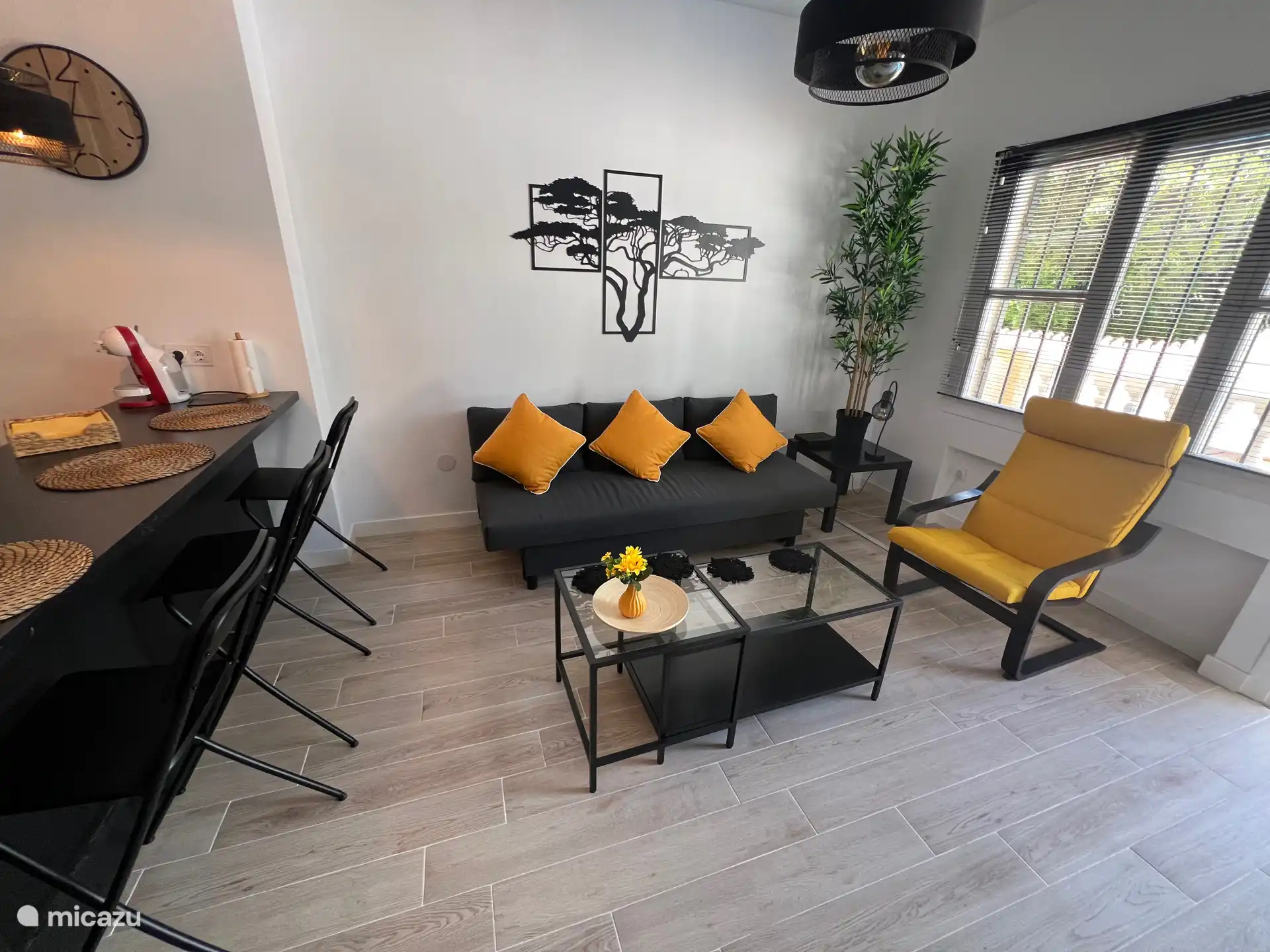 Schöner Sessel und 3-Personen-Sofa 