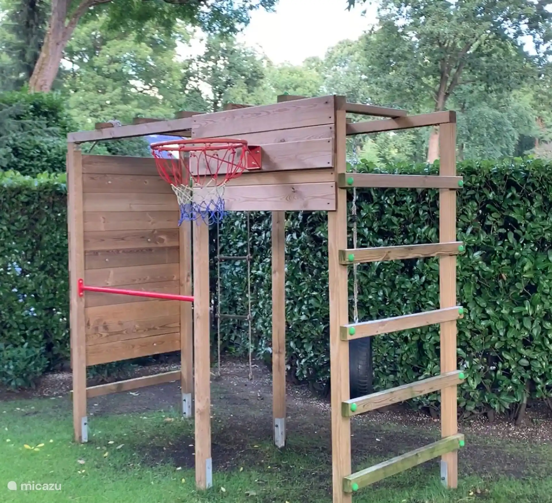 Spielgeräte im Garten