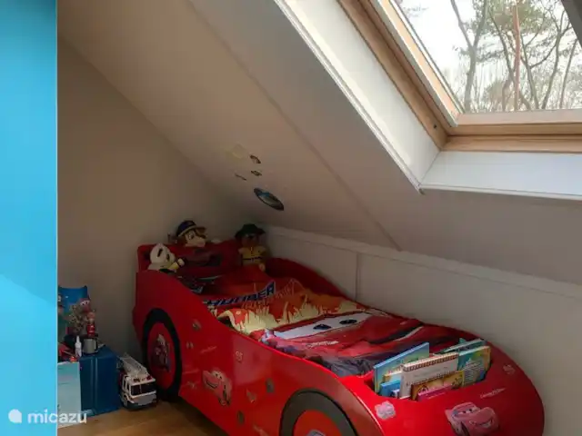 La Casa del Bosque en Países Bajos, Güeldres, Ede - casa vacacional Coche cama habitación azul