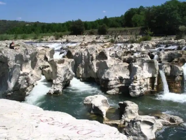 Descanso vacacional en Francia, Gard, Salazac  - casa vacacional Cascadas de Sautadet a 8km de la casa
