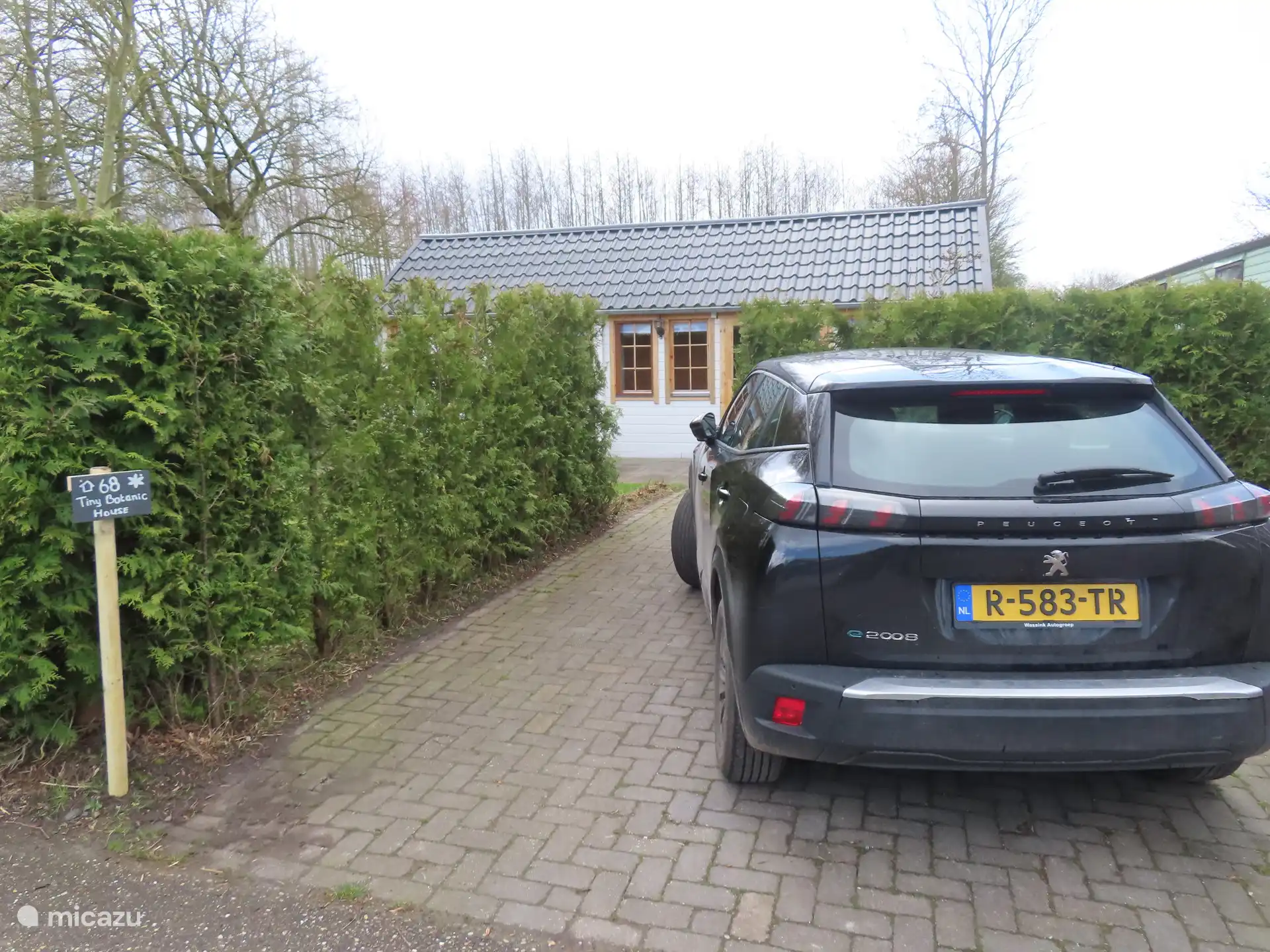 Kostenlose Parkplätze, 2 Autos