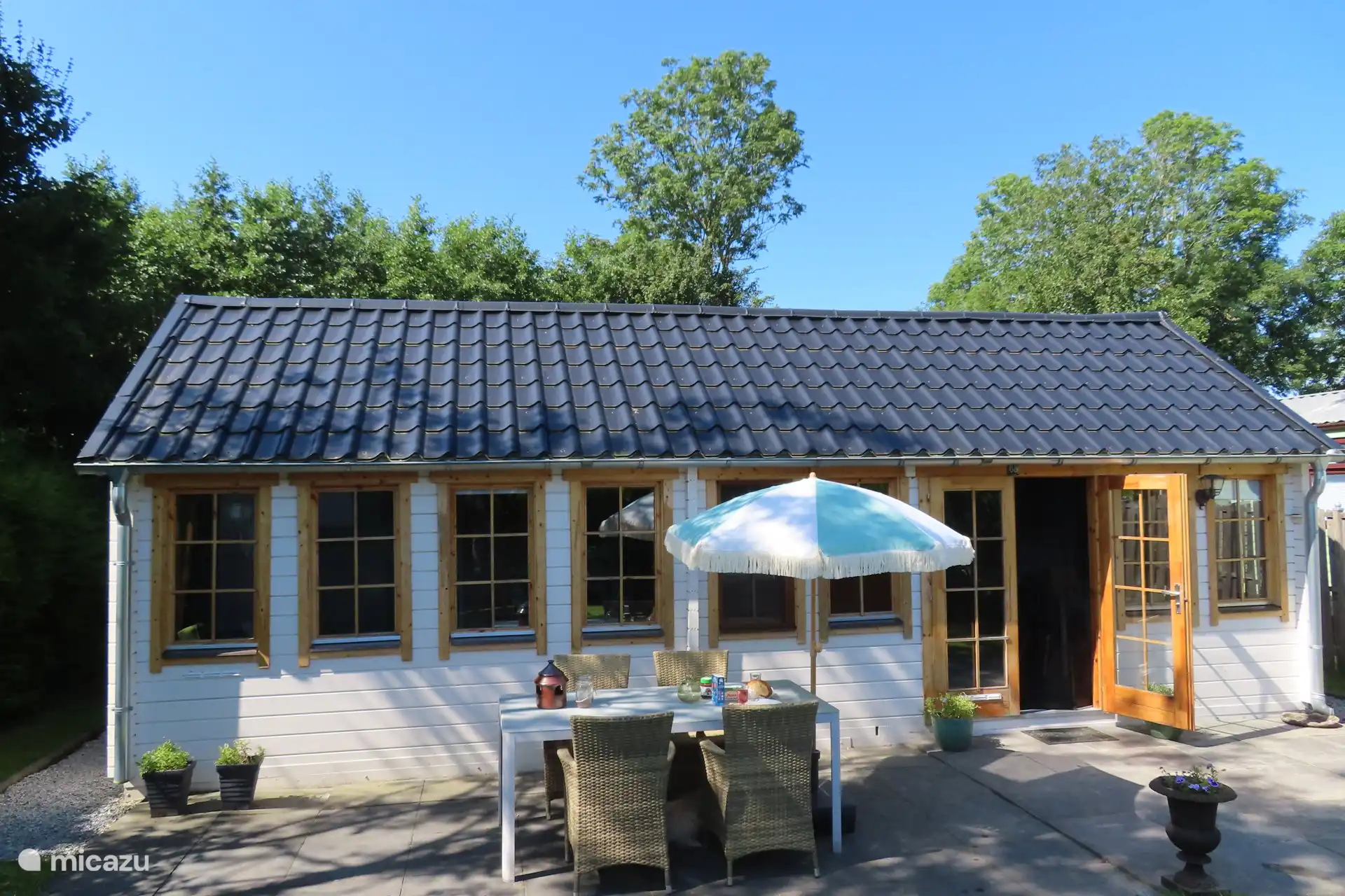 blockhütte / lodge, Oosterbierum, Friesland, Niederlande - Winziges botanisches Haus