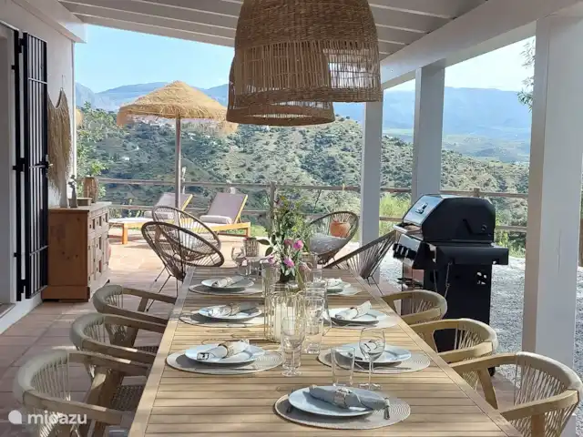 Finca La Sensa   | Espagne, Costa del Sol, Comares - maison de vacances Table à manger pour 8 personnes et barbecue à gaz