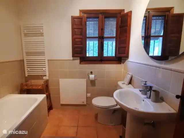 Finca La Sensa   | Espagne, Costa del Sol, Comares - maison de vacances Salle de bain partagée avec baignoire