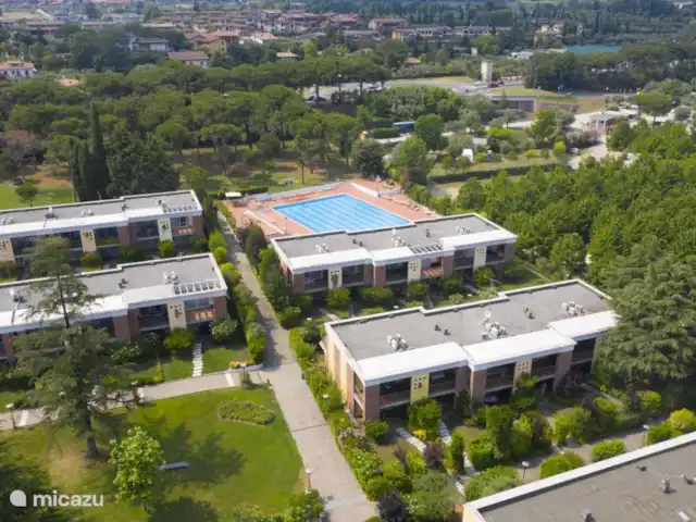 Appartement Gardazzuro | Italie, Lacs italiens , Padenghe Sul Garda - appartement Vue d’ensemble Gardazzuro terrain