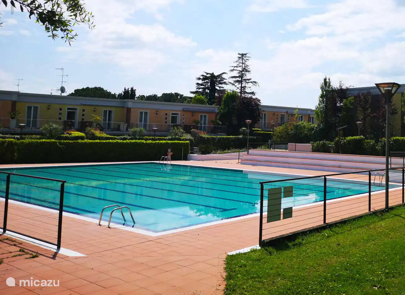 Piscina olímpica (1/2) en el complejo