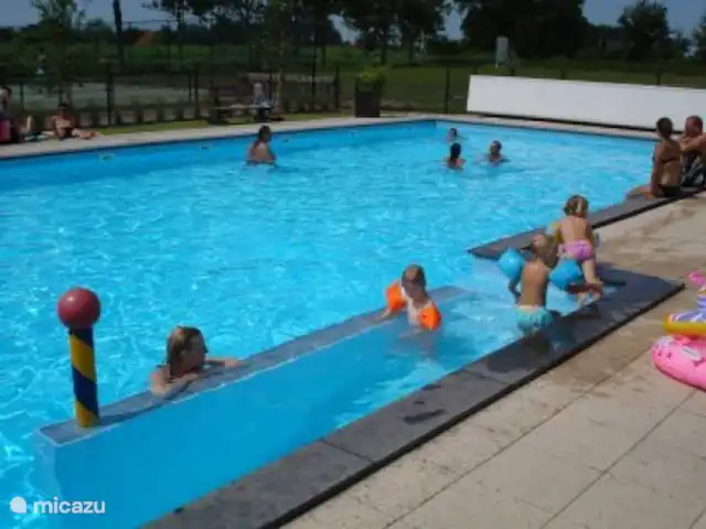 Sereno en Países Bajos, Güeldres, Hoenderloo - chalet Piscina climatizada al aire libre, solo abierta en temporada