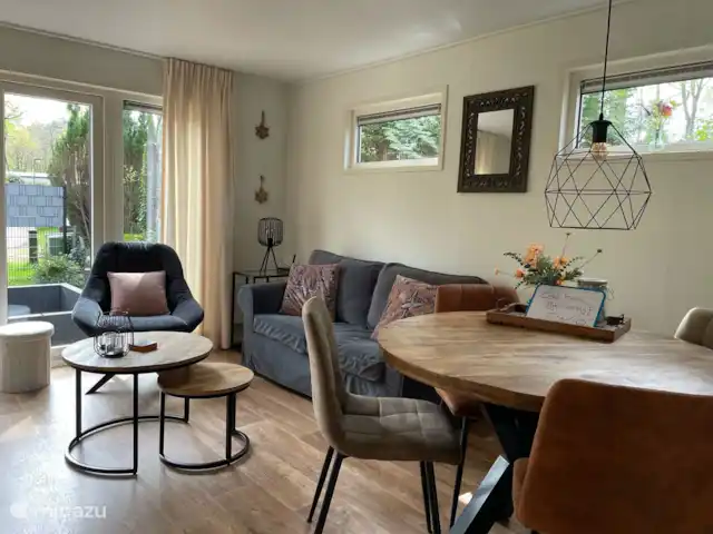Sereno en Países Bajos, Güeldres, Hoenderloo - chalet Acogedora sala de estar