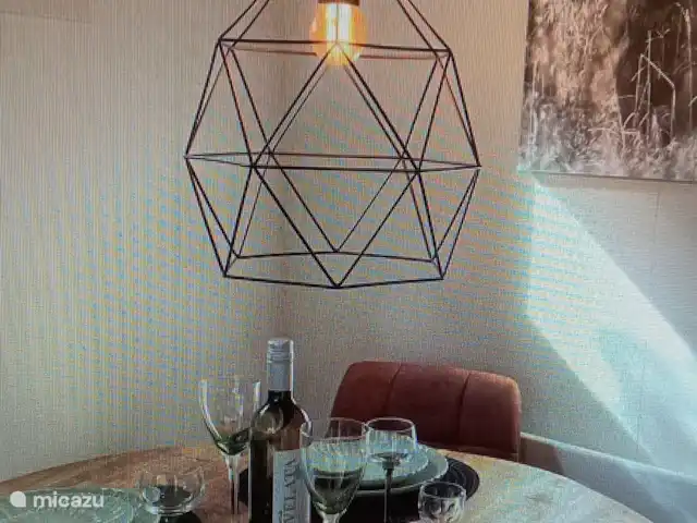 Sereno en Países Bajos, Güeldres, Hoenderloo - chalet Acogedora zona de comedor