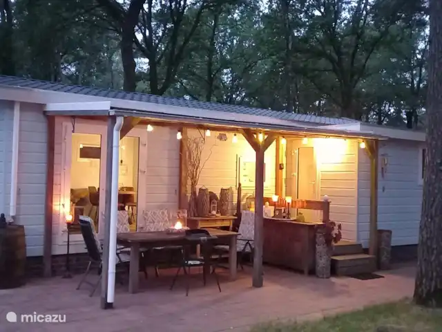 Sereno en Países Bajos, Güeldres, Hoenderloo - chalet También siéntese afuera por la noche