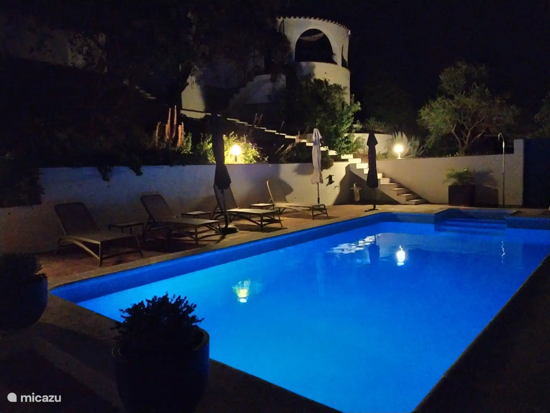 Piscine la nuit