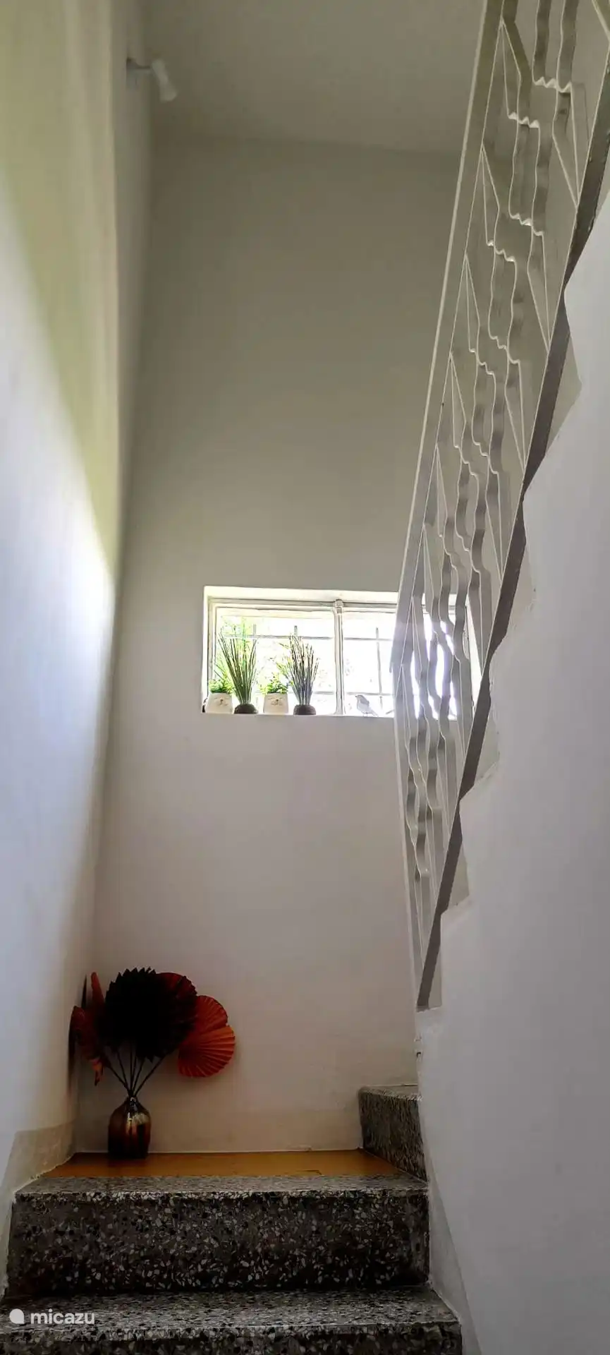 TREPPE ZUR ERSTEN ETAGE