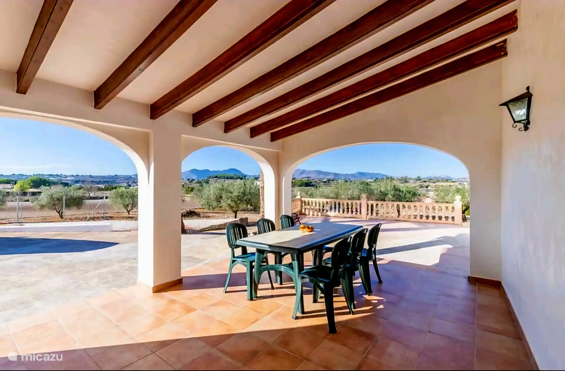 Comedor Außenterrasse 