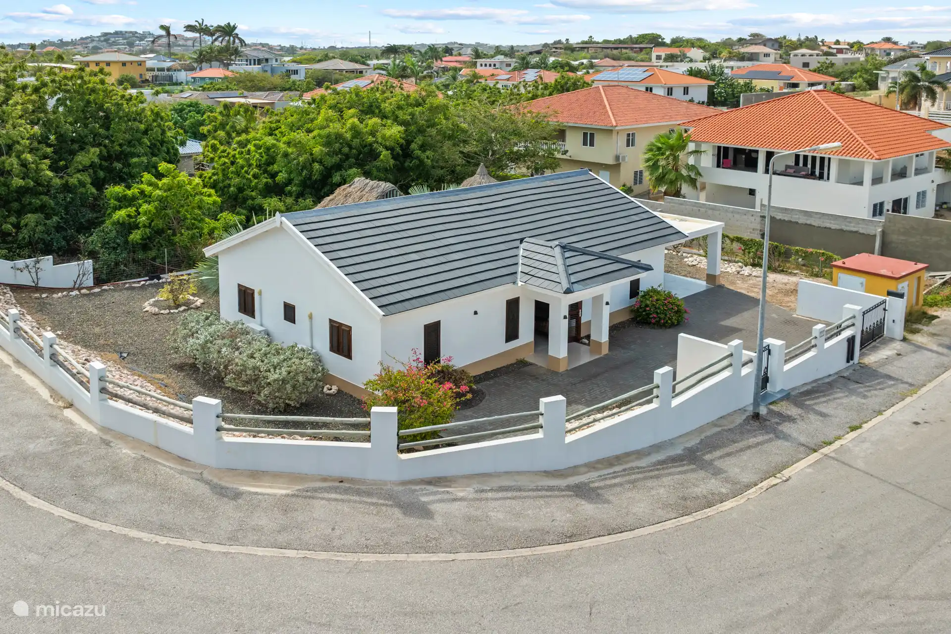 Rayos de sol, palmeras y su propio paraíso tropical: eso es Villa Troupial