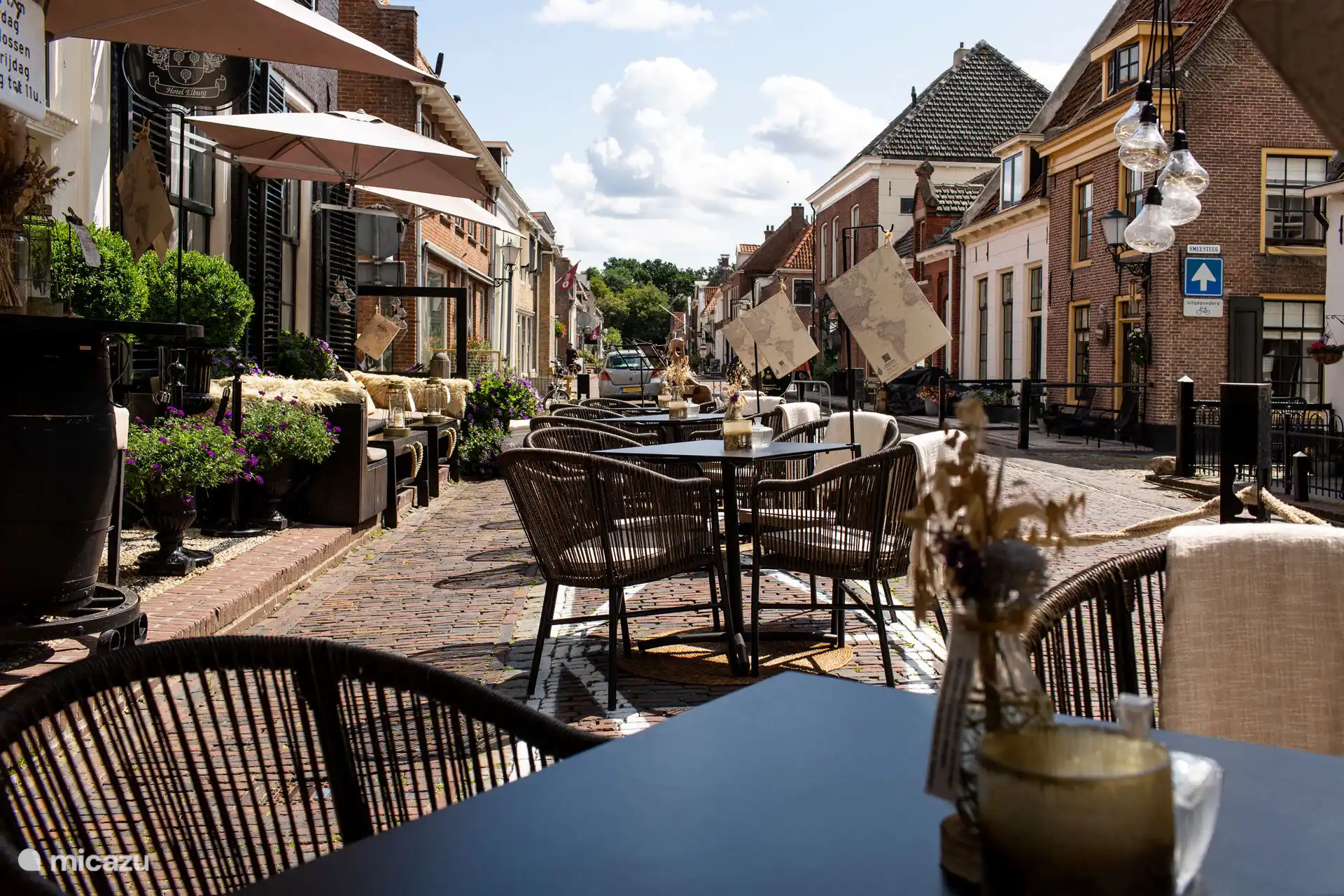 Terrasse Tapperij im malerischen Elburg 