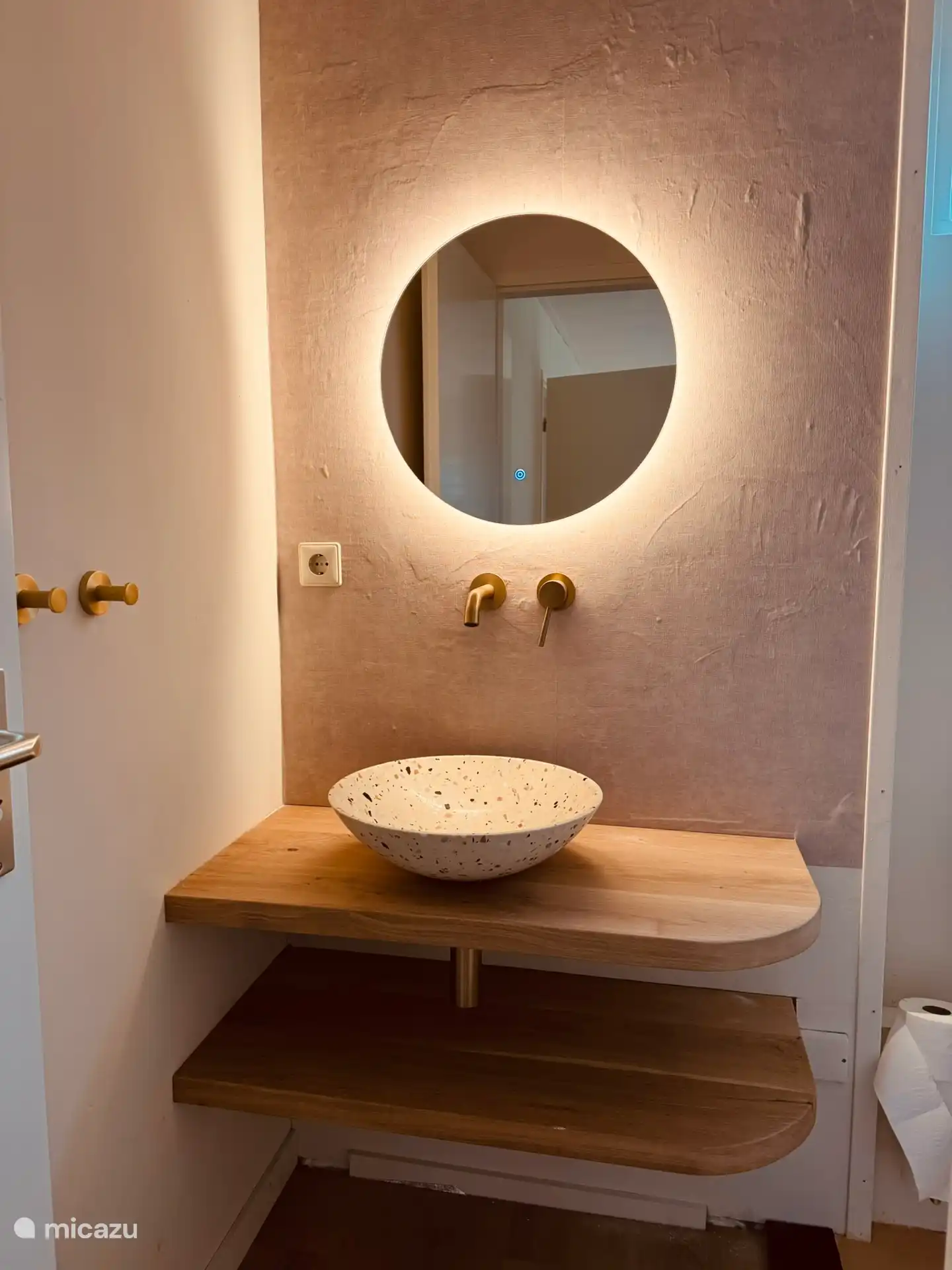 Reichhaltiges modernes Badezimmer