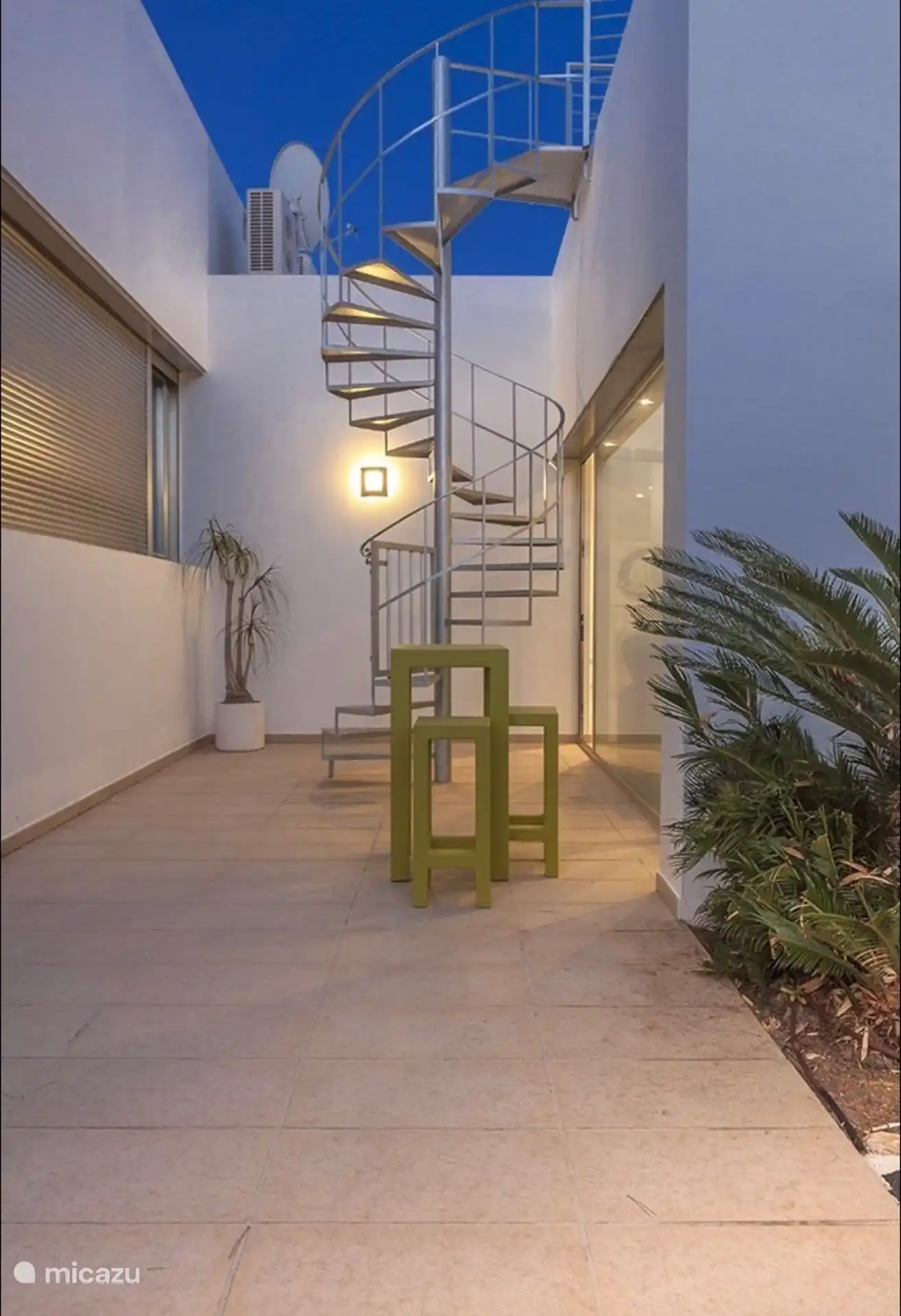 Treppe zur Dachterrasse