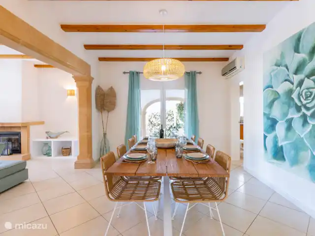 Casa Caramelo en España, Costa Blanca, Jávea - casa vacacional Sala de estar con mesa de comedor
