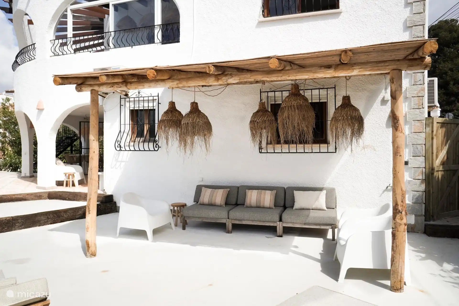 Façade arrière avec salon