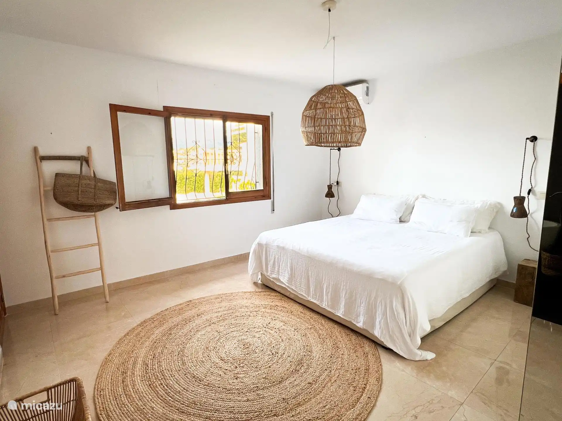 Chambre 1 au premier étage avec lit double de 180 cm 