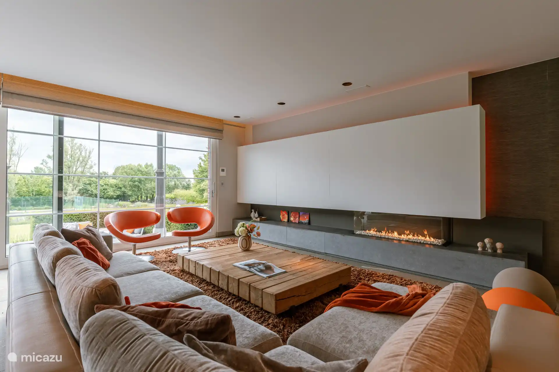 Wohnzimmer mit Gaskamin