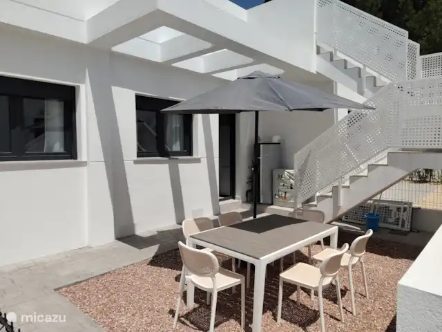 Location de Vacances Espagne, Costa Blanca, Els Poblets, maison mitoyenne - Maison familiale La Pinada Terrasse arrière, avec accès au solarium et à la piscine commune