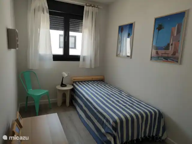 Location de Vacances Espagne, Costa Blanca, Els Poblets, maison mitoyenne - Maison familiale La Pinada Chambre 2 ; Lit 90 x 200 cm. Un lit bébé peut être placé dans cette chambre.