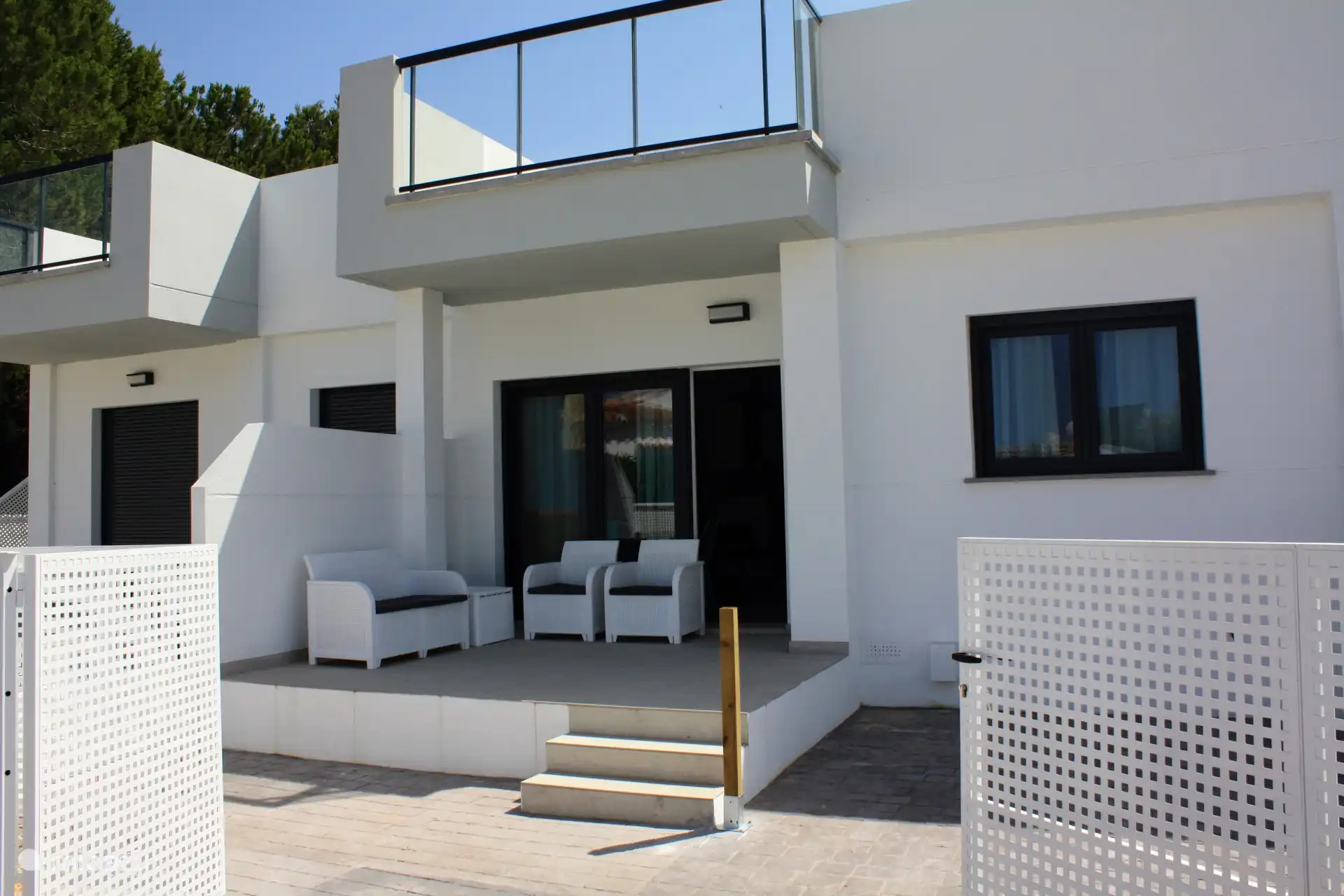Terrace with lockable gate, including private parking, on site.