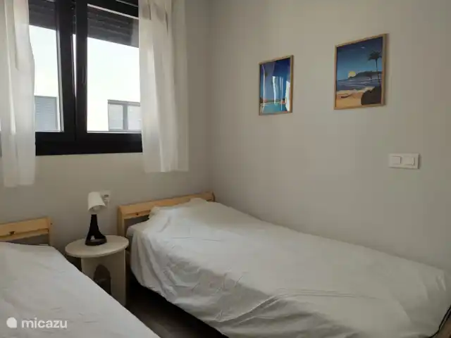 Location de Vacances Espagne, Costa Blanca, Els Poblets, maison mitoyenne - Maison familiale La Pinada Chambre 3 ; Il y a 2 lits simples (90 x 200 cm).