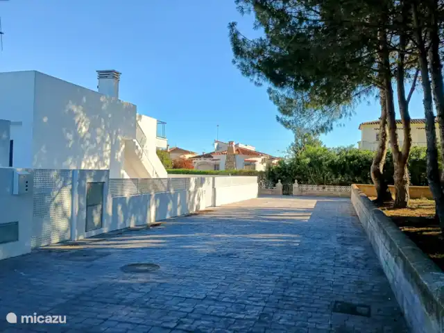 Location de Vacances Espagne, Costa Blanca, Els Poblets, maison mitoyenne - Maison familiale La Pinada Se garer à côté de La Pinada