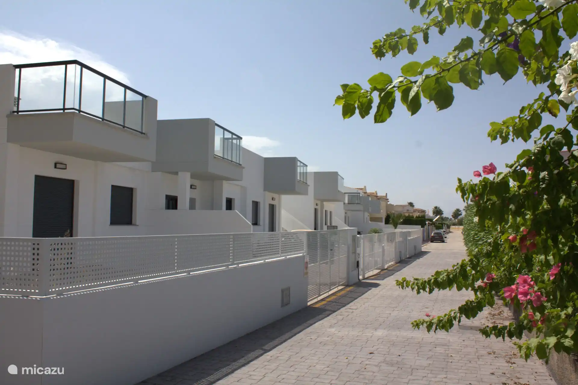 LIgging Family House La PInada