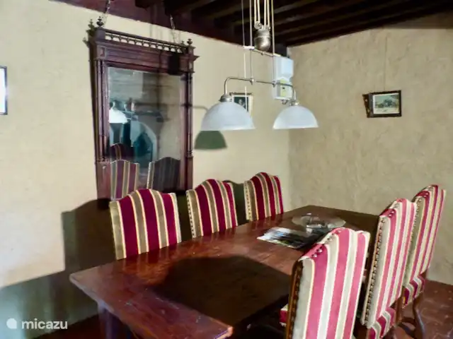 Location de Vacances France, Saône-et-Loire, Anost, gîte / cottage - Gîte Crampion Grande table avec 6 chaises