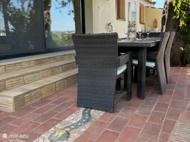 Casa de Paulo | Portugal, Algarve, Olhão - finca Dîner en plein air, voir le patio en mosaïque de serpent.