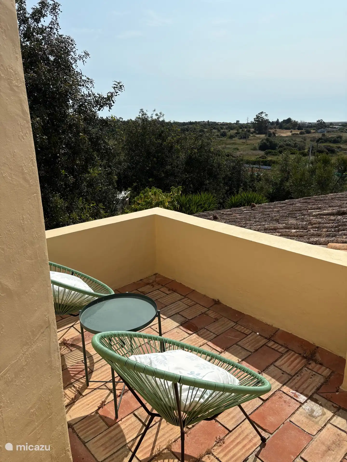 Balkon und Terrasse von Schlafzimmer 2 aus zugänglich