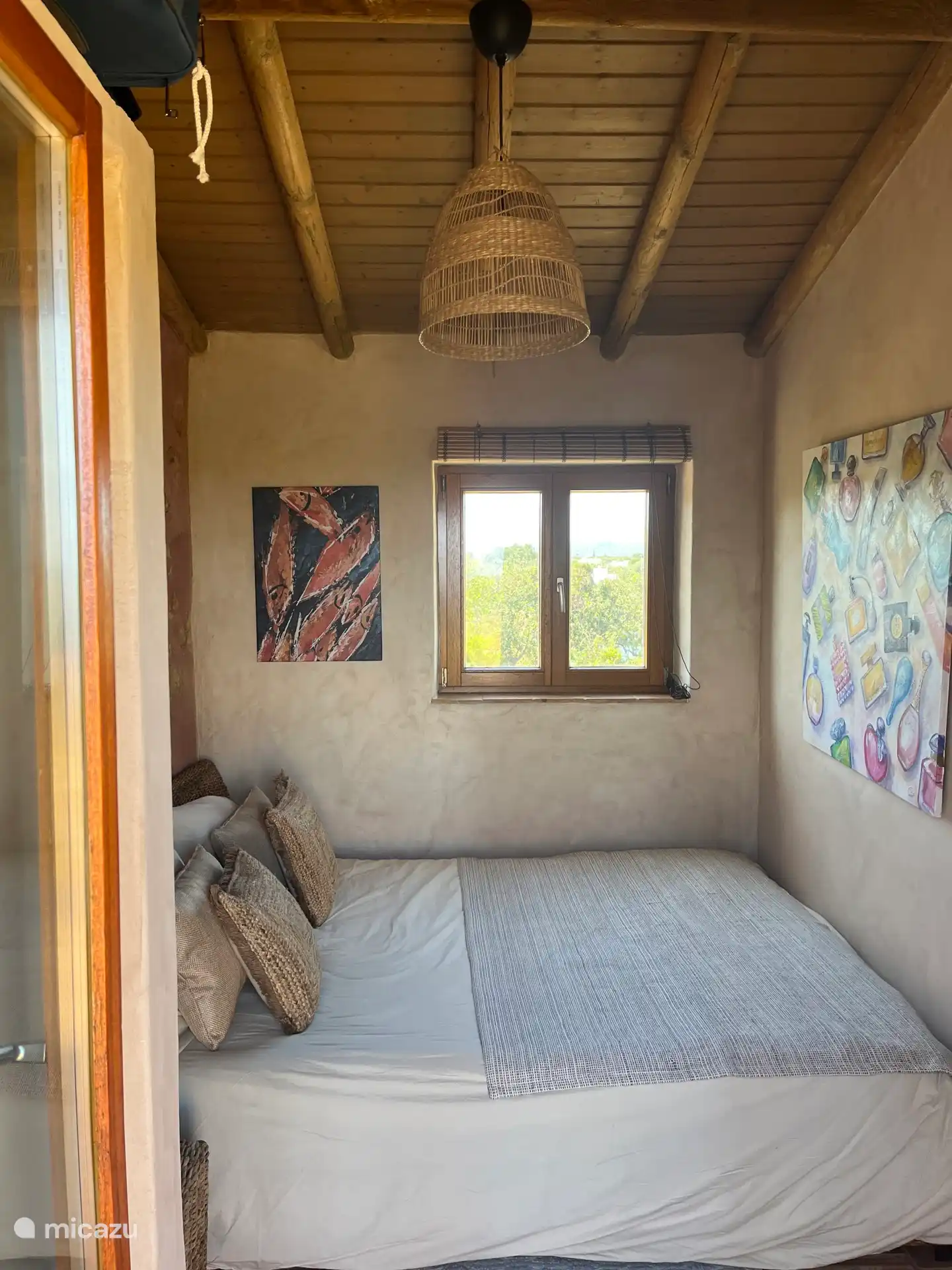 Schlafzimmer 2 mit eigenem angrenzendem Badezimmer, Balkon und Terrasse