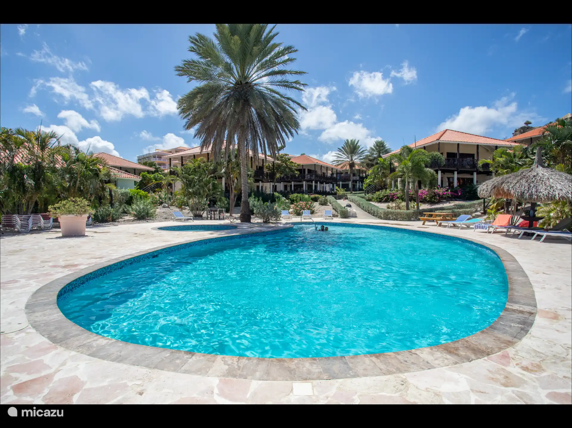 Piscine commune avec accès uniquement pour ceux qui séjournent dans le « Village »